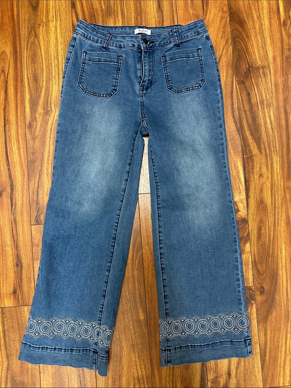 Bleu Wide-Leg Jeans with Embroidered Hem 6p